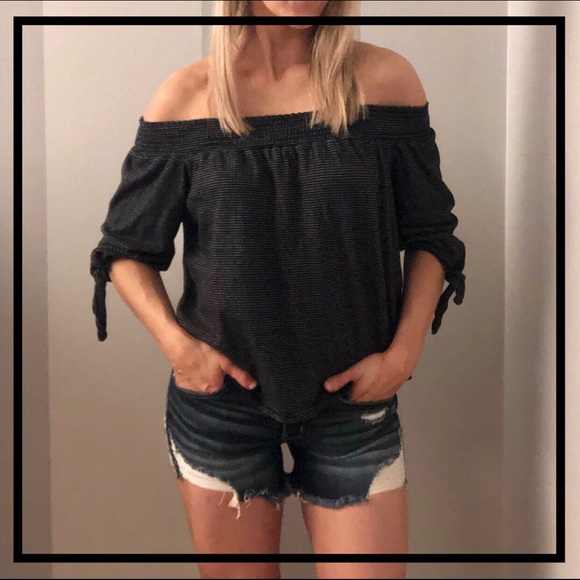 Tops - Adorable Black + White Stripe Blouse